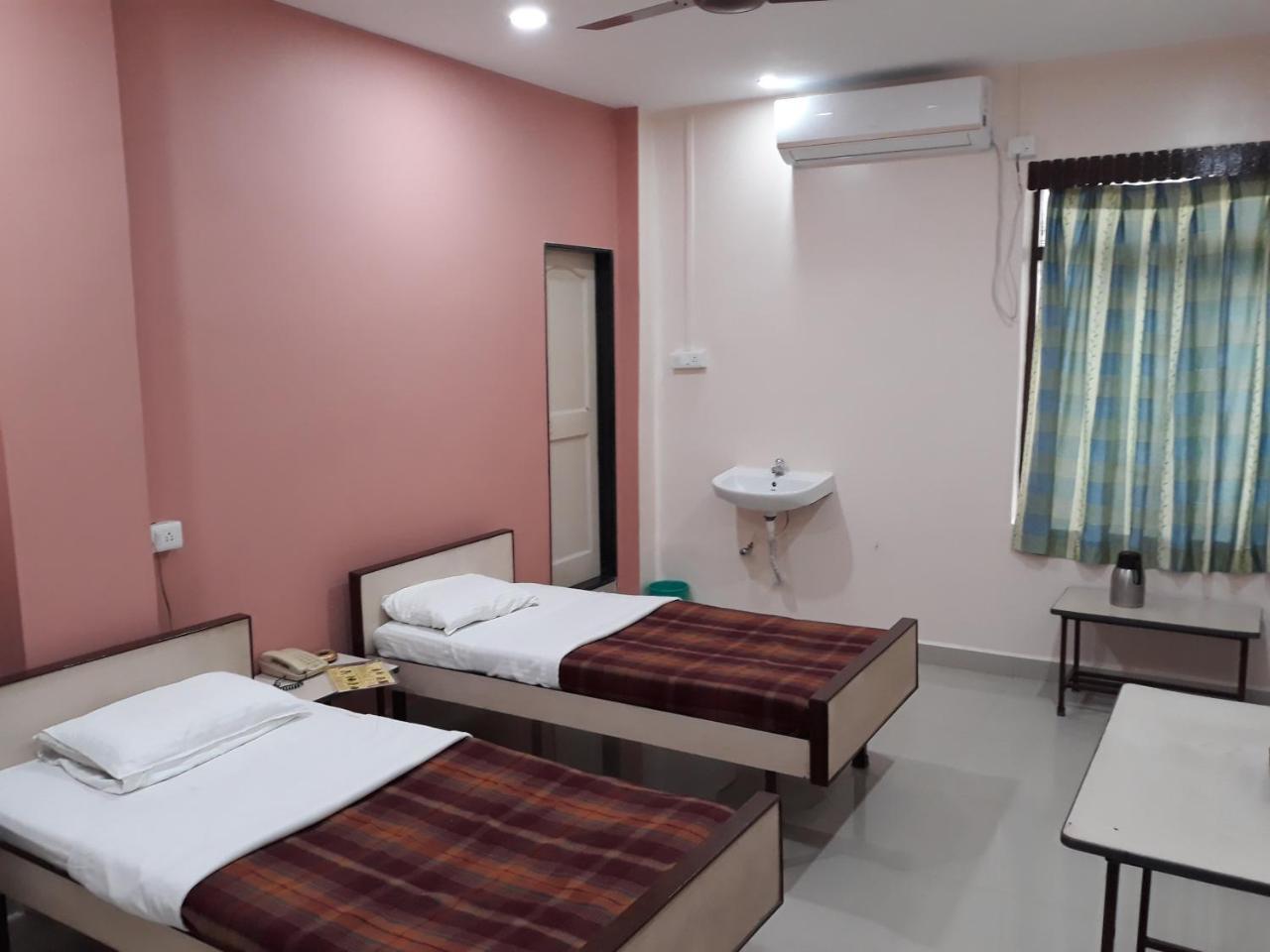 Hotel Gomatgiri Αουρανγκαμπάντ Εξωτερικό φωτογραφία